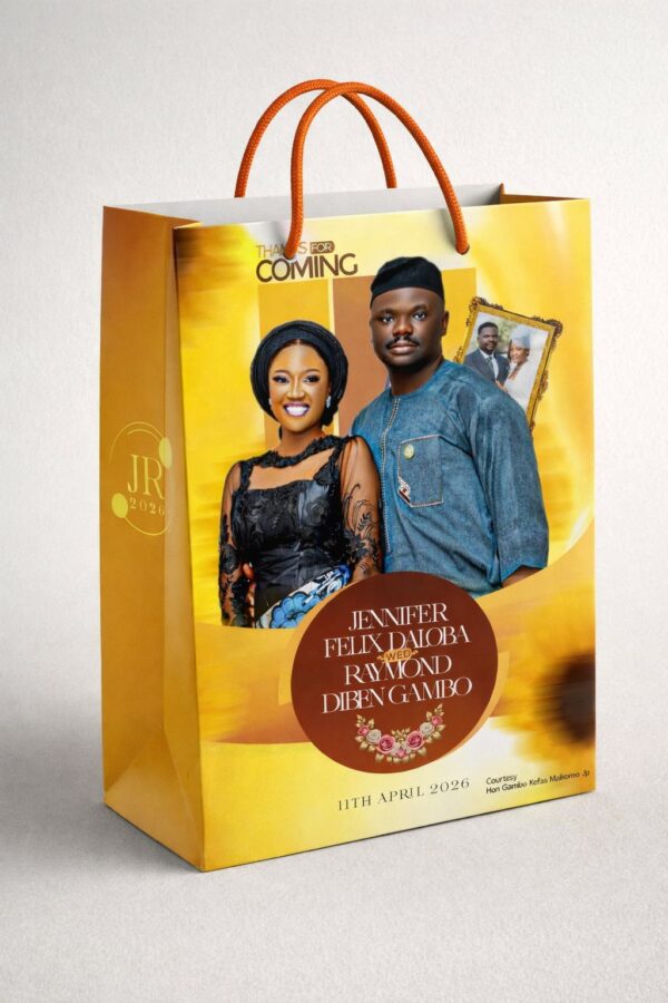 Wedding gift bag with couple's portrait Customized Bags